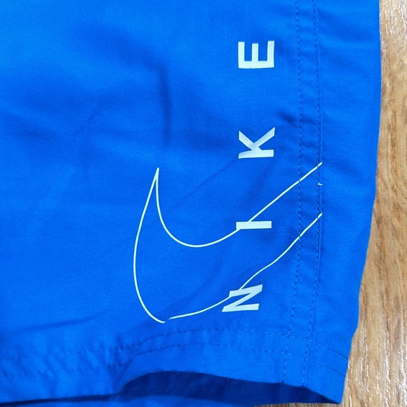 Nike boys size large swim trunks blue - Picture 3 of 4